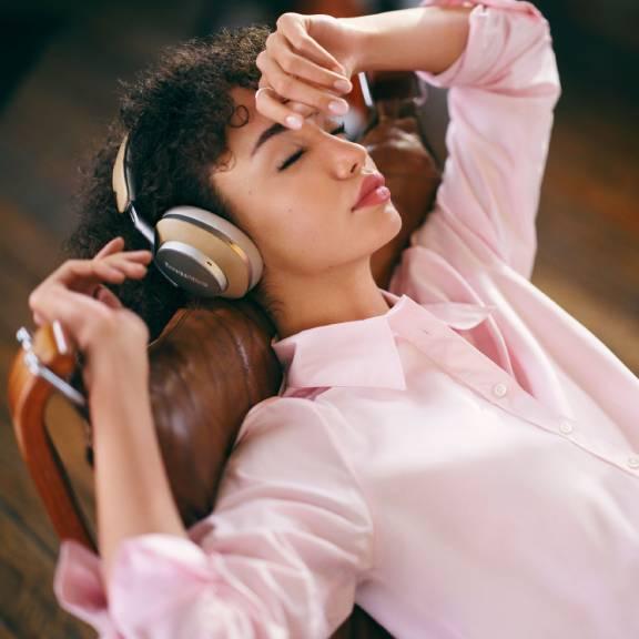 Bowers & Wilkins s Px8 redefinira kvalitetu zvuka i vrhunski dizajn u bežičnim NC slušalicama